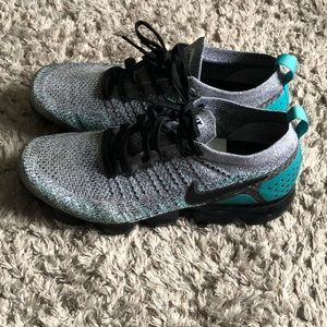 Used gray Nike Vapormax 2 size 10